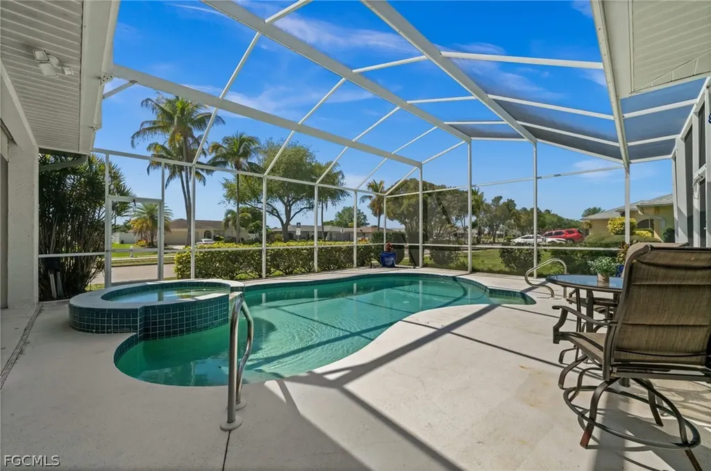 410 SE 20th Court Cape Coral FL 33990