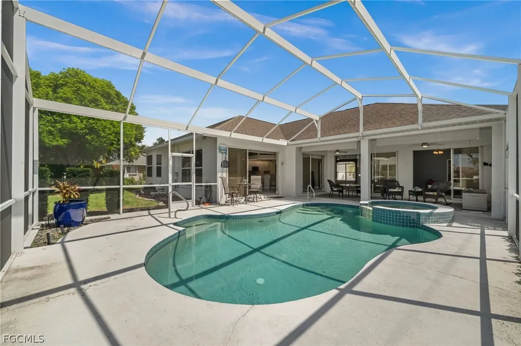 410 SE 20th Court Cape Coral FL 33990