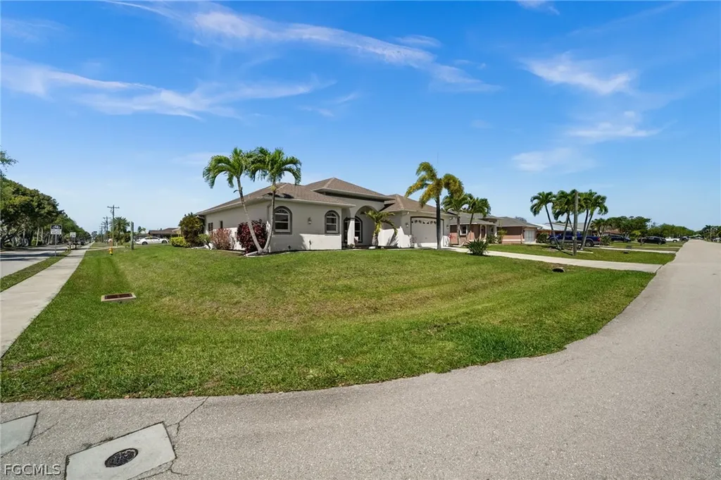 410 SE 20th Court Cape Coral FL 33990