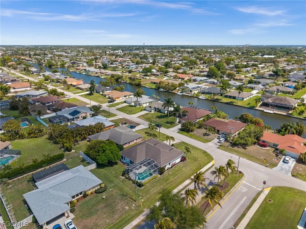 410 SE 20th Court Cape Coral FL 33990