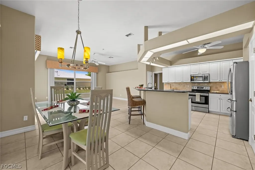 410 SE 20th Court Cape Coral FL 33990