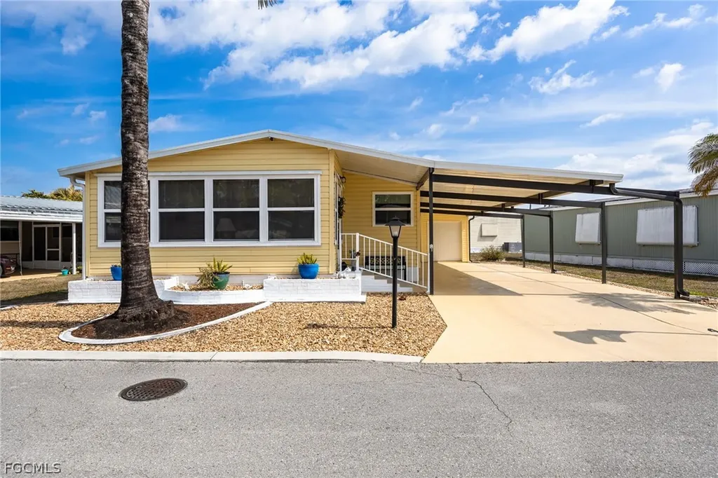 447 Snead Drive North Fort Myers FL 33903