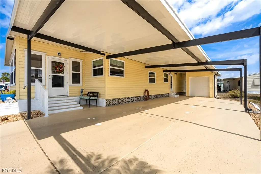 447 Snead Drive North Fort Myers FL 33903