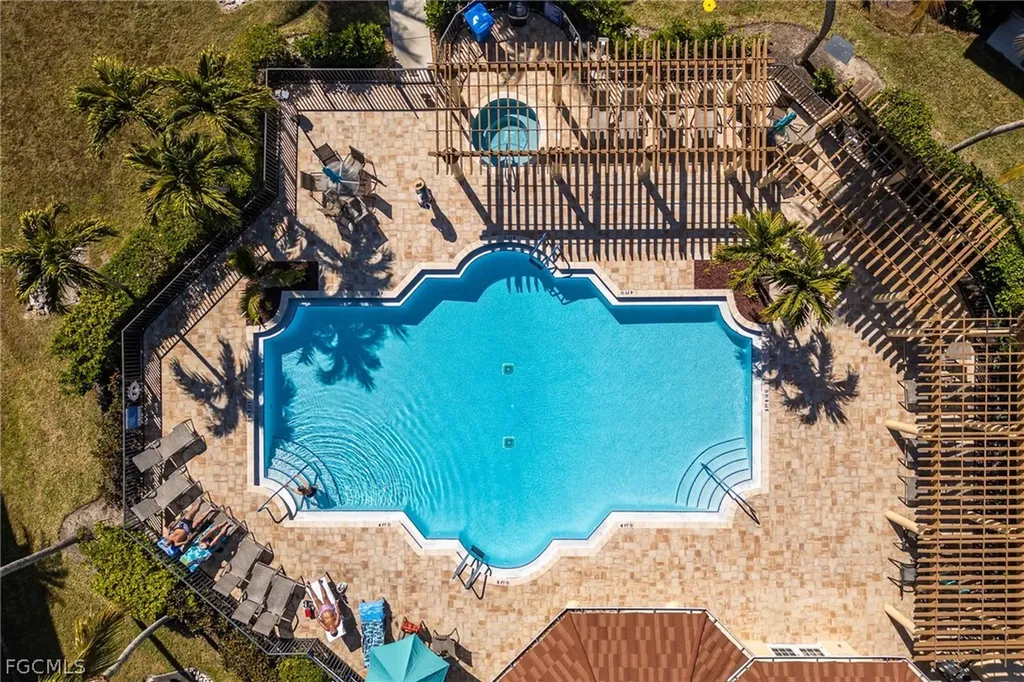 1105 Van Loon Commons Circle Cape Coral FL 33909