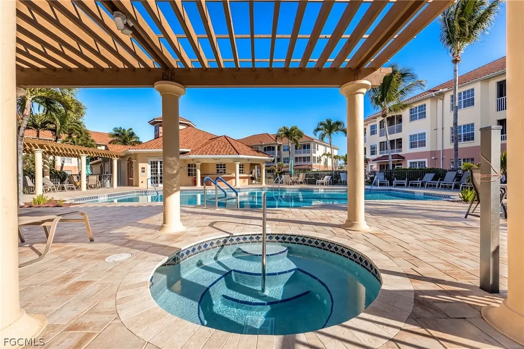 1105 Van Loon Commons Circle Cape Coral FL 33909