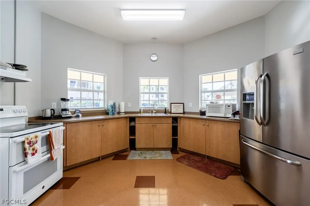 1105 Van Loon Commons Circle Cape Coral FL 33909