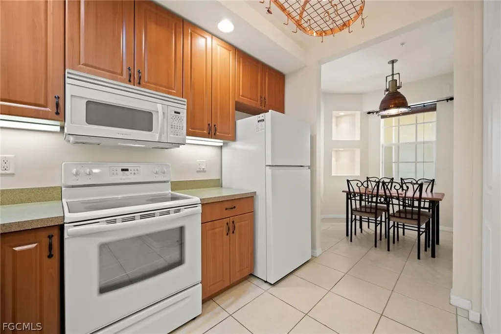 1105 Van Loon Commons Circle Cape Coral FL 33909