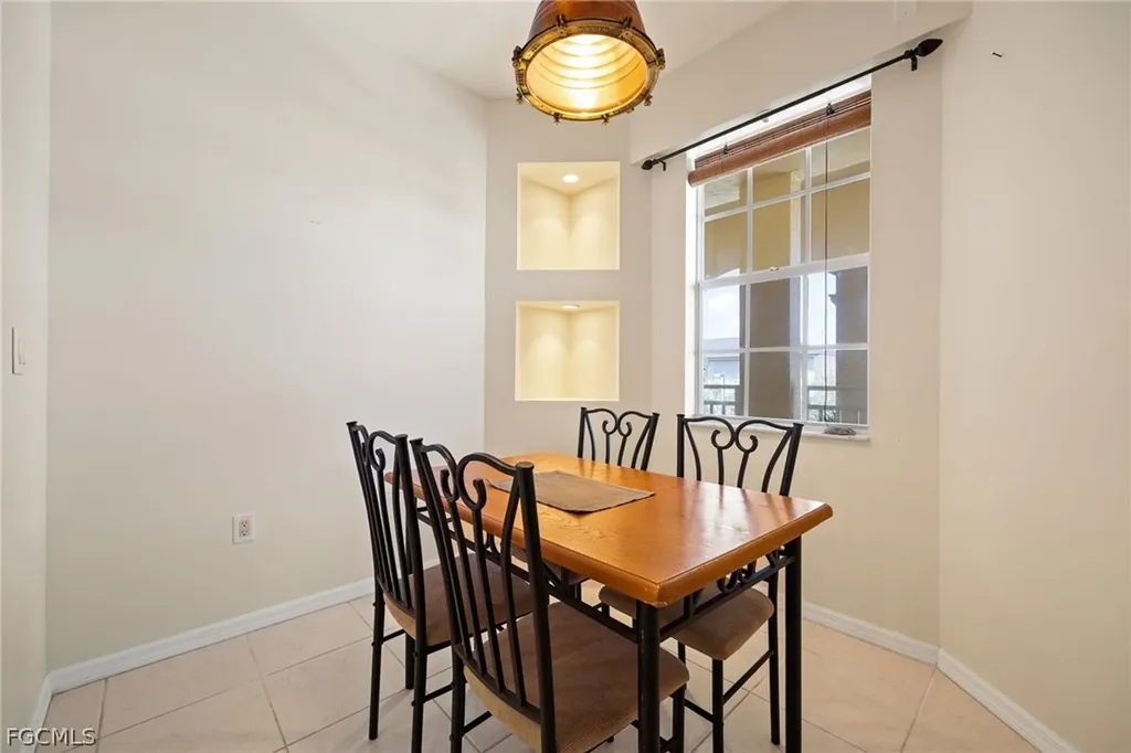 1105 Van Loon Commons Circle Cape Coral FL 33909