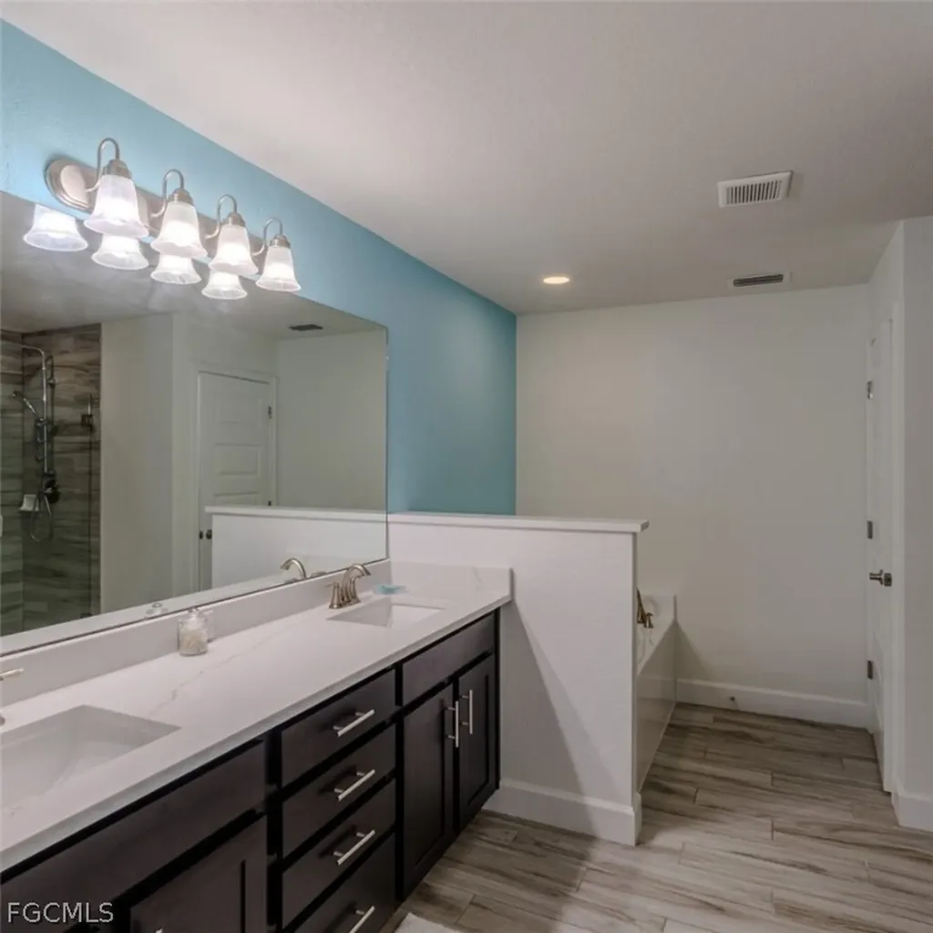 4638 Clarke Street North Port FL 34286