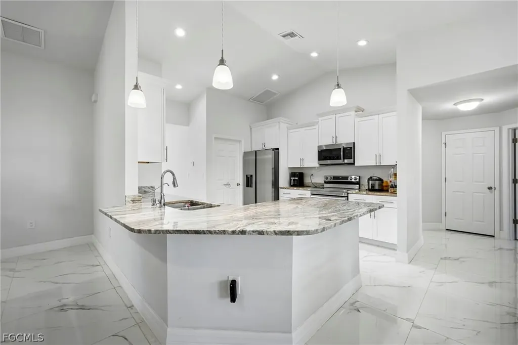 3914 39th Street SW Lehigh Acres FL 33976