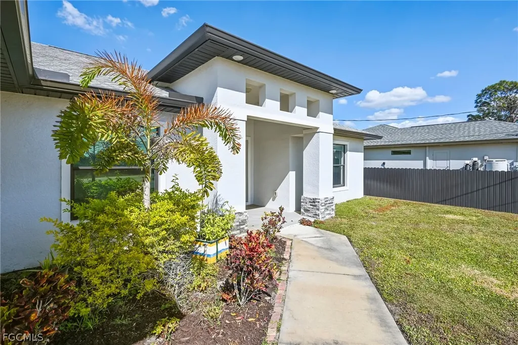 3914 39th Street SW Lehigh Acres FL 33976