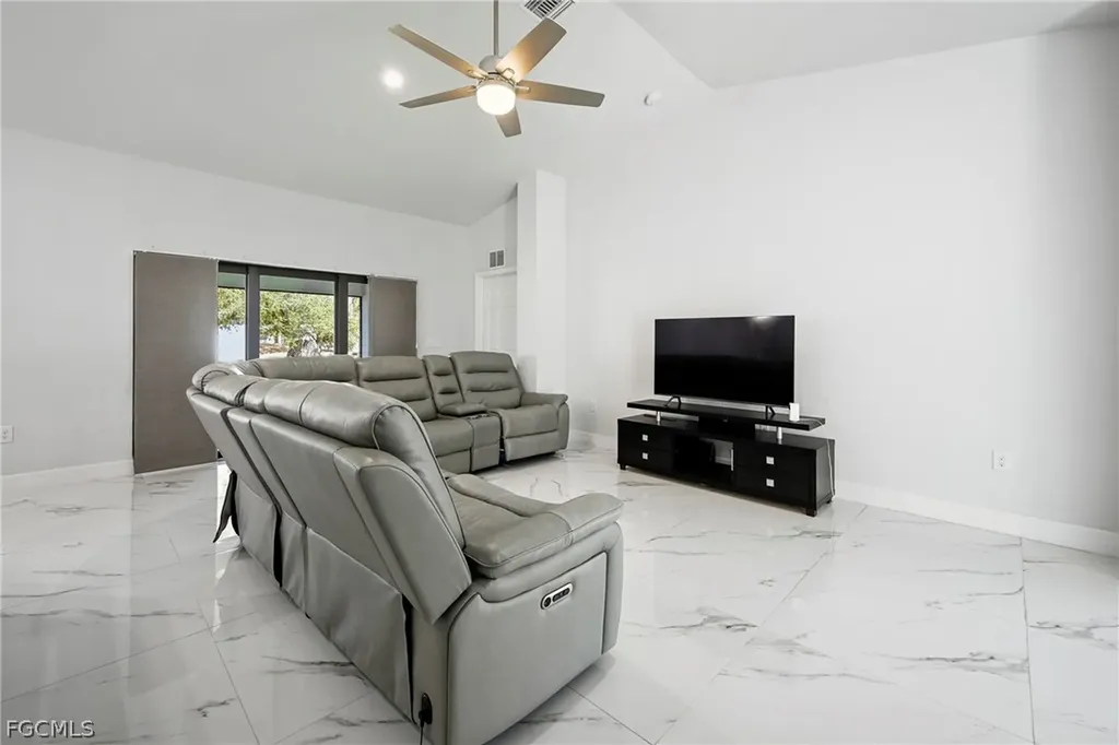 3914 39th Street SW Lehigh Acres FL 33976