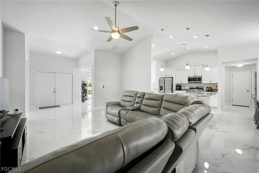3914 39th Street SW Lehigh Acres FL 33976