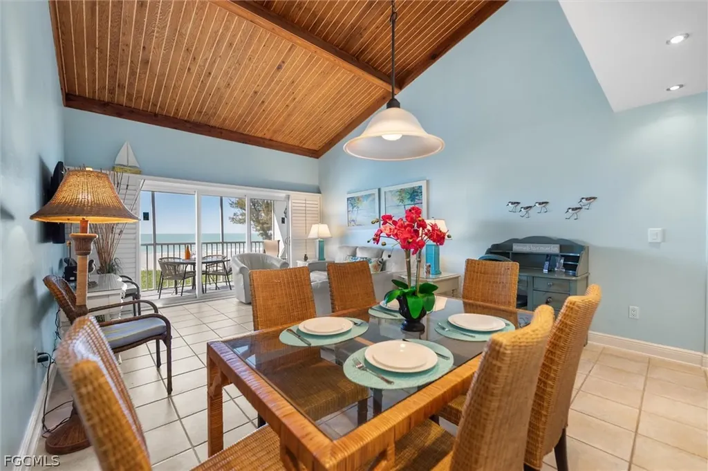 2030 Gulf Beach Villas Captiva FL 33924