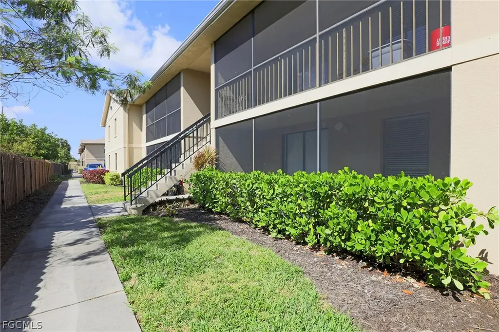 5319 Summerlin Road Fort Myers FL 33919