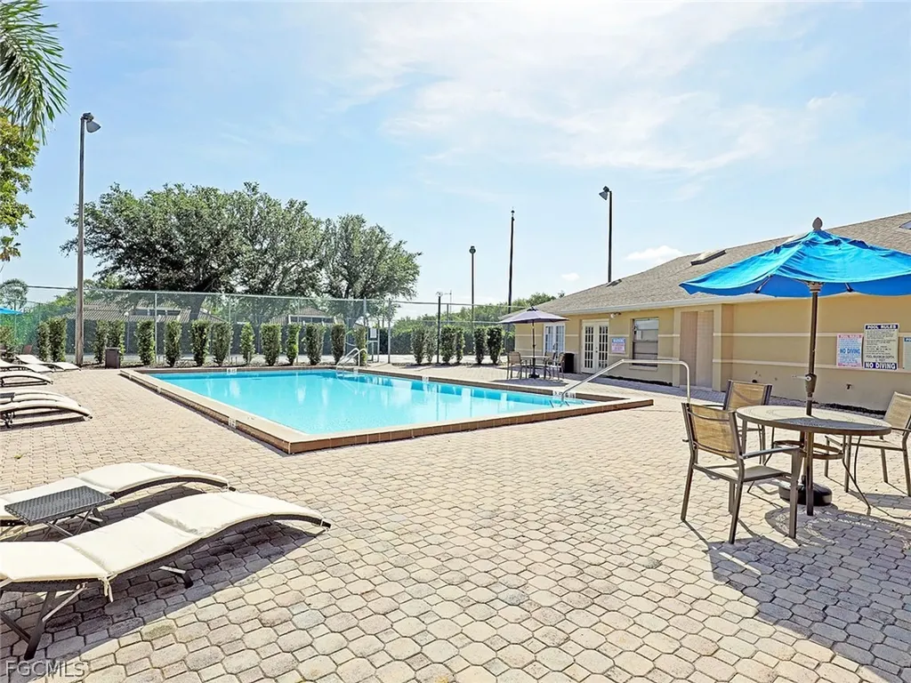 5319 Summerlin Road Fort Myers FL 33919