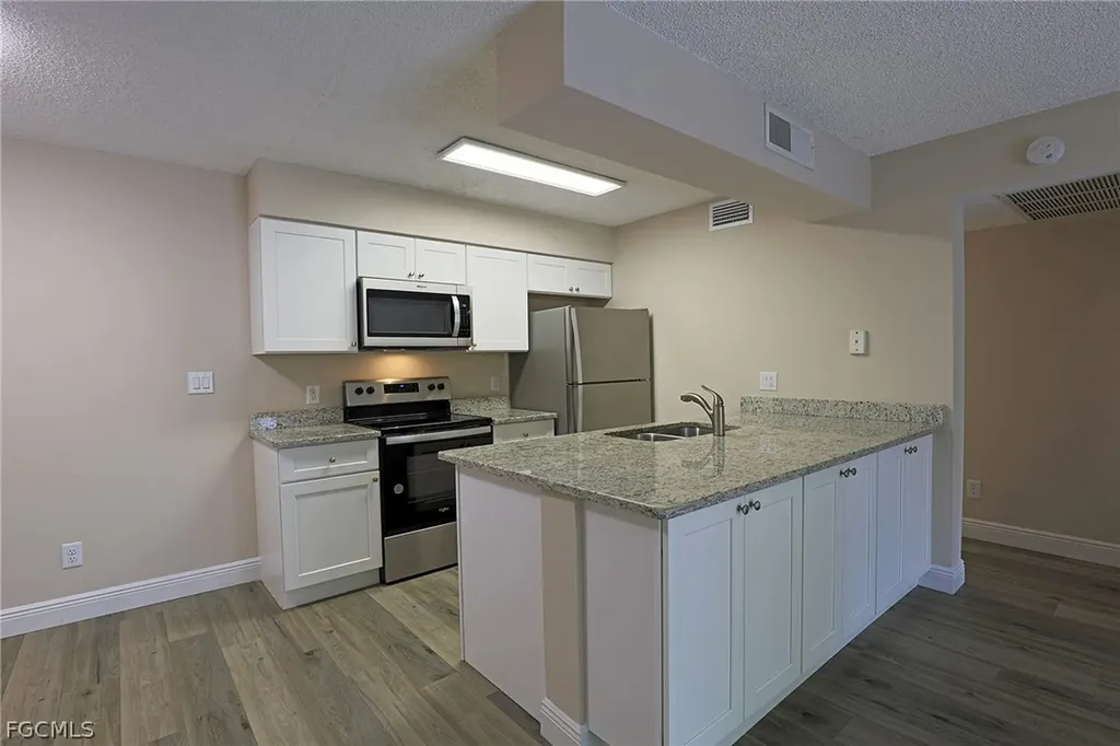 5319 Summerlin Road Fort Myers FL 33919