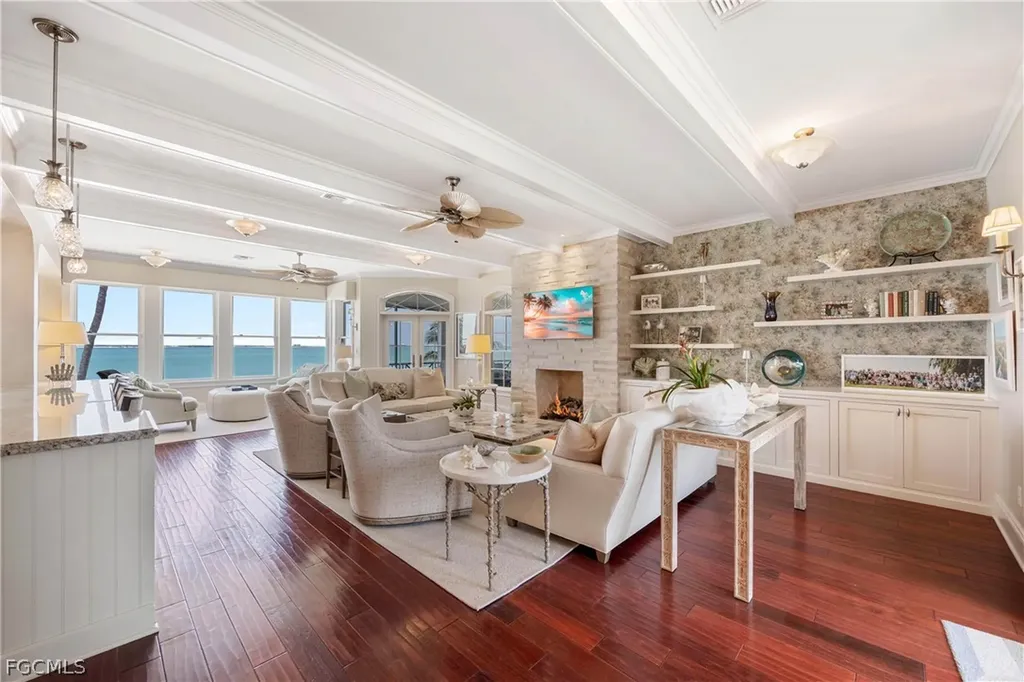 528 Lighthouse Way Sanibel FL 33957