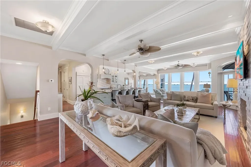 528 Lighthouse Way Sanibel FL 33957