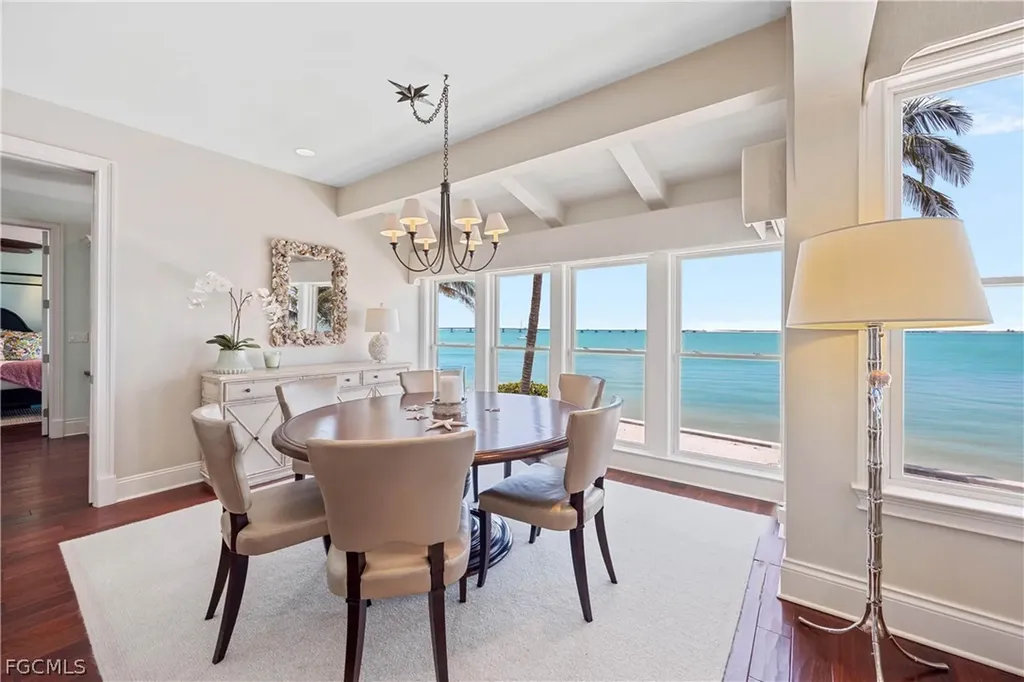 528 Lighthouse Way Sanibel FL 33957