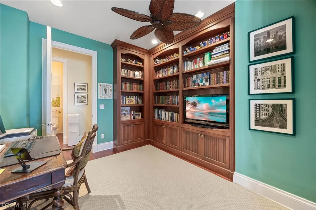 528 Lighthouse Way Sanibel FL 33957