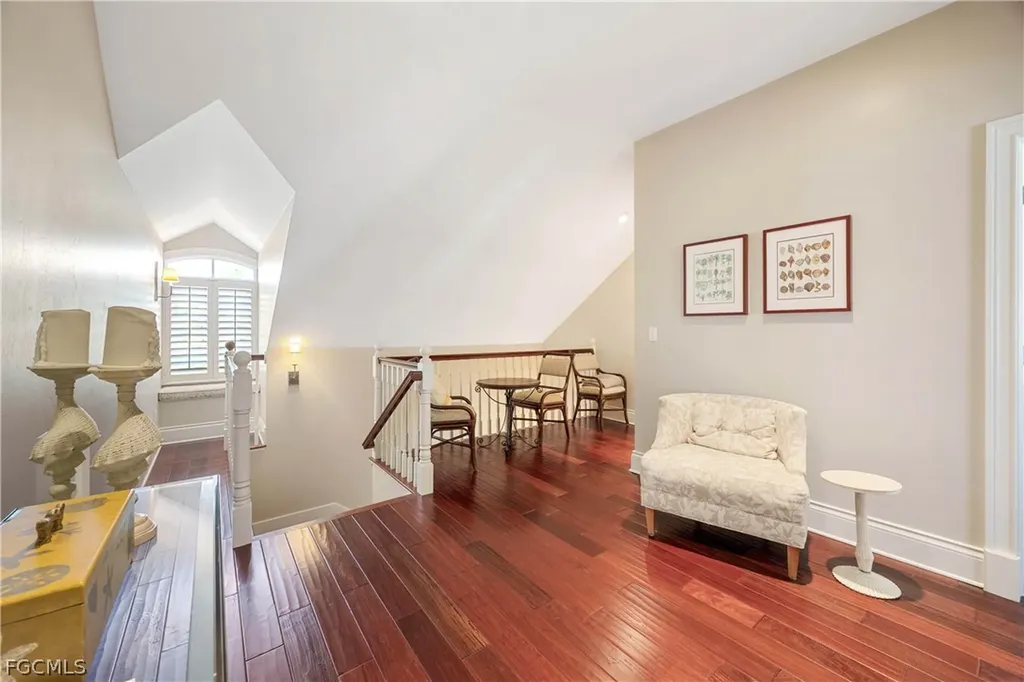 528 Lighthouse Way Sanibel FL 33957