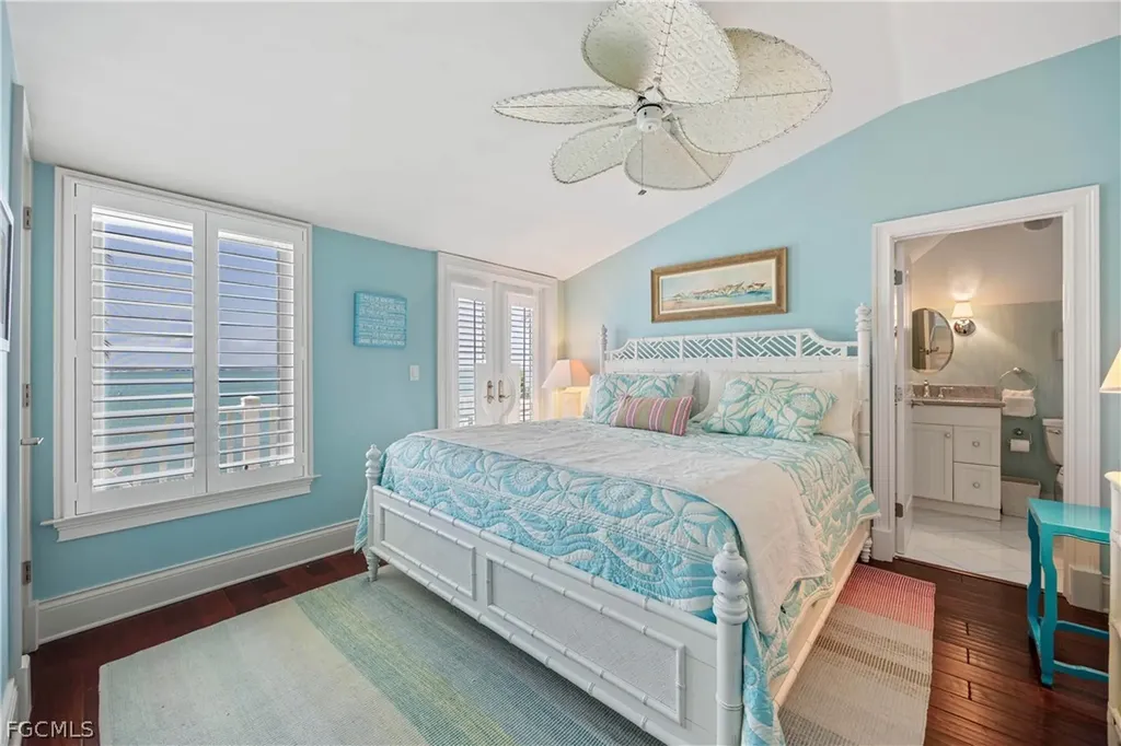 528 Lighthouse Way Sanibel FL 33957