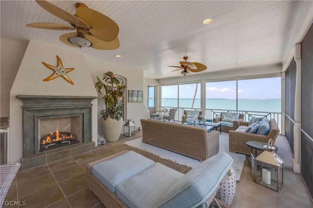 528 Lighthouse Way Sanibel FL 33957