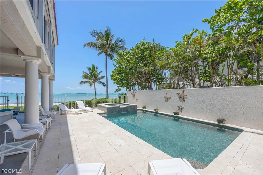 528 Lighthouse Way Sanibel FL 33957