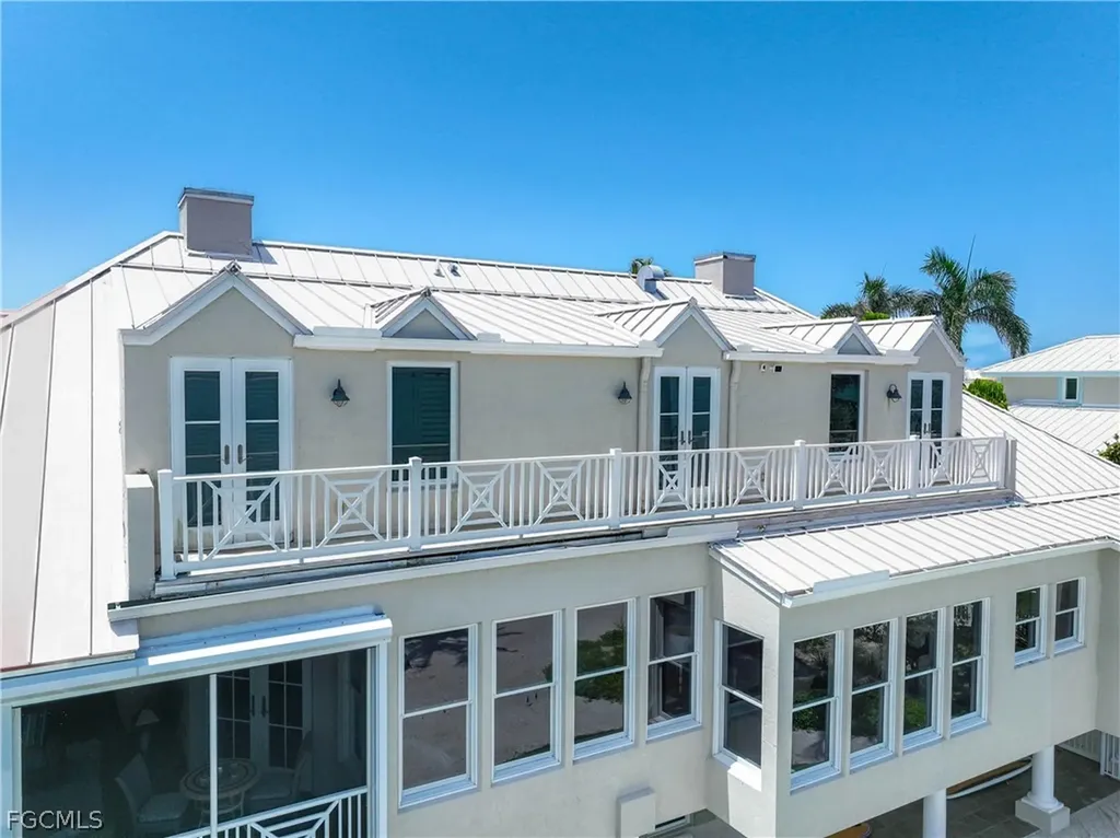 528 Lighthouse Way Sanibel FL 33957