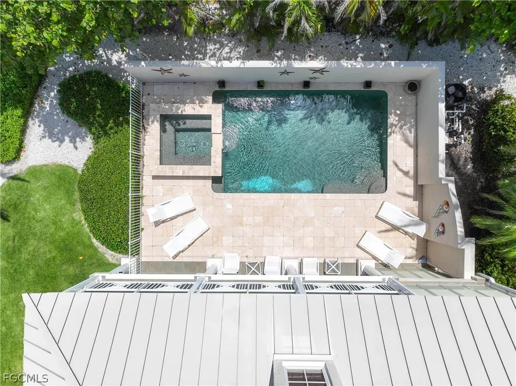 528 Lighthouse Way Sanibel FL 33957