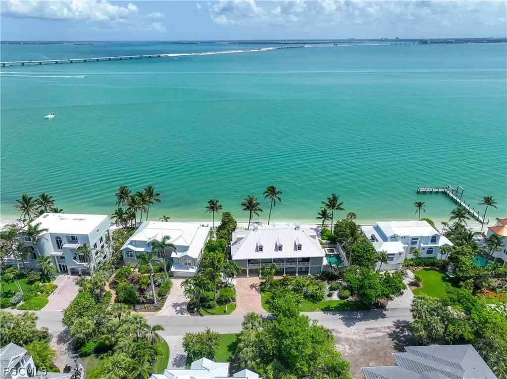 528 Lighthouse Way Sanibel FL 33957