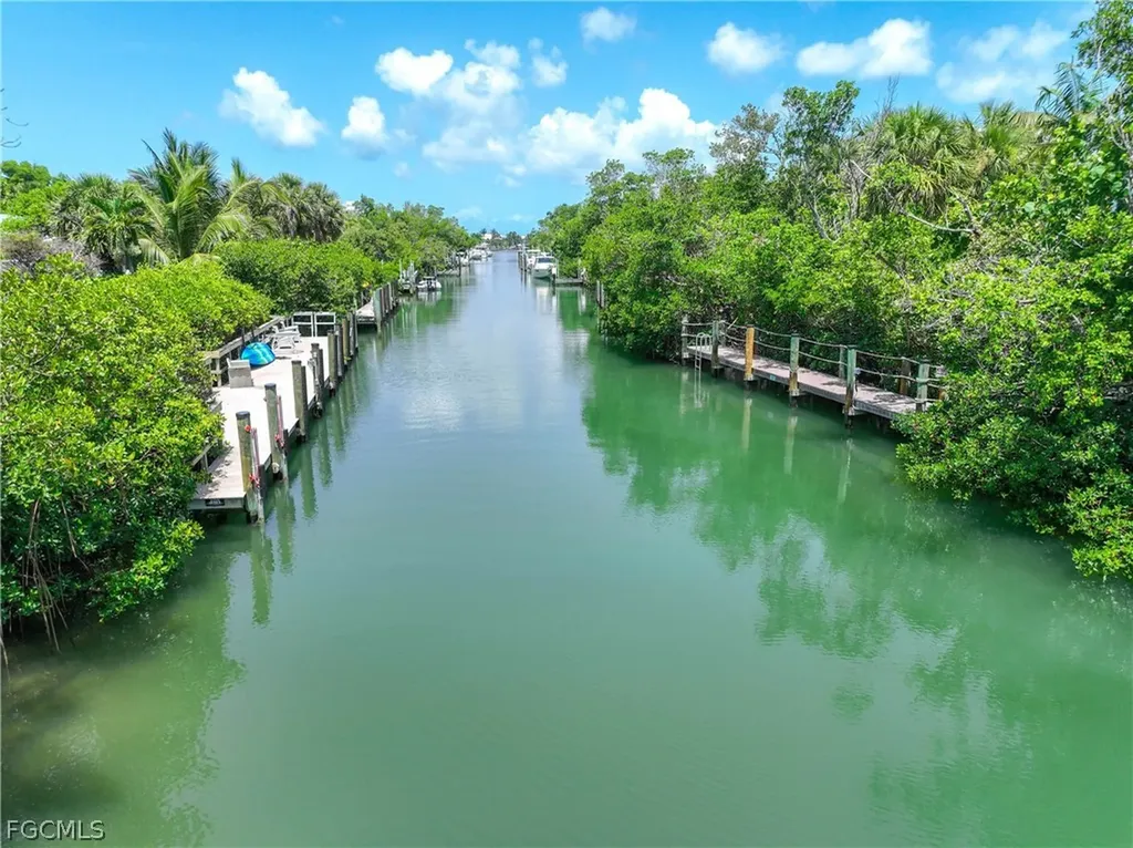 528 Lighthouse Way Sanibel FL 33957