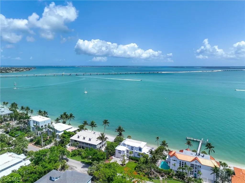 528 Lighthouse Way Sanibel FL 33957