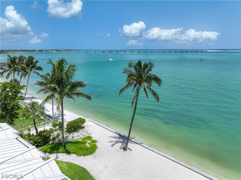 528 Lighthouse Way Sanibel FL 33957