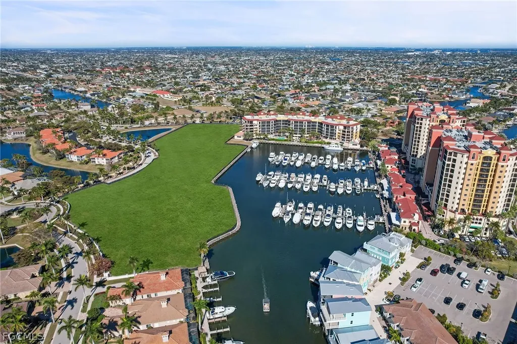 5803 Overseas Way Cape Coral FL 33914