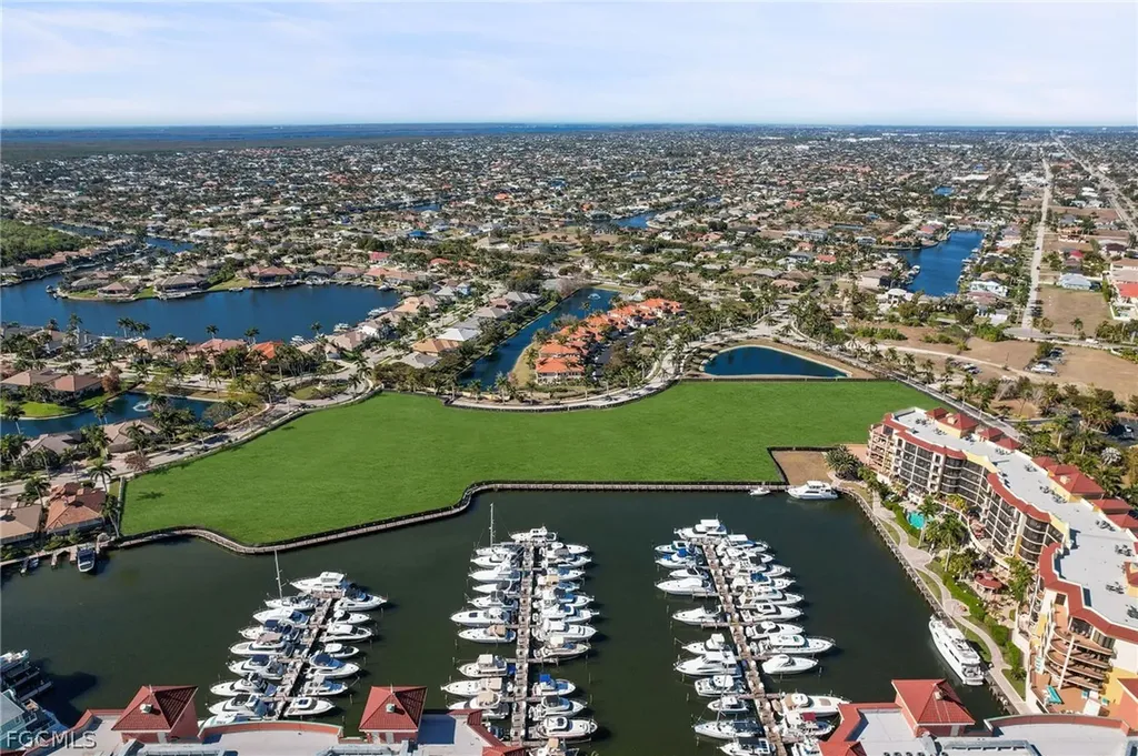 5803 Overseas Way Cape Coral FL 33914