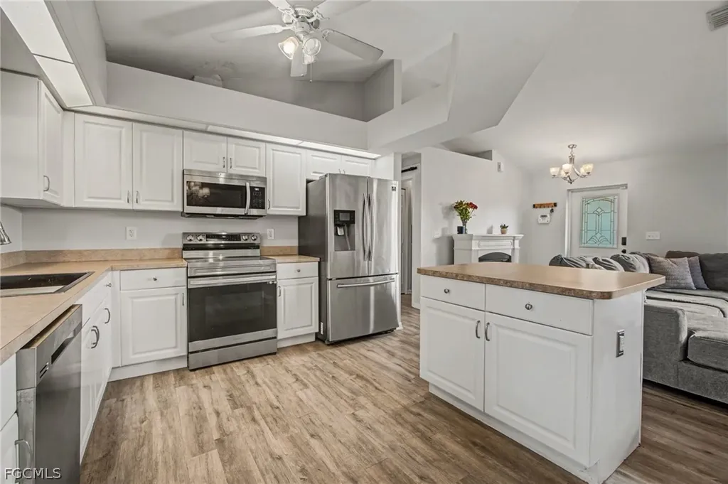 2706 SW 3rd Place Cape Coral FL 33914