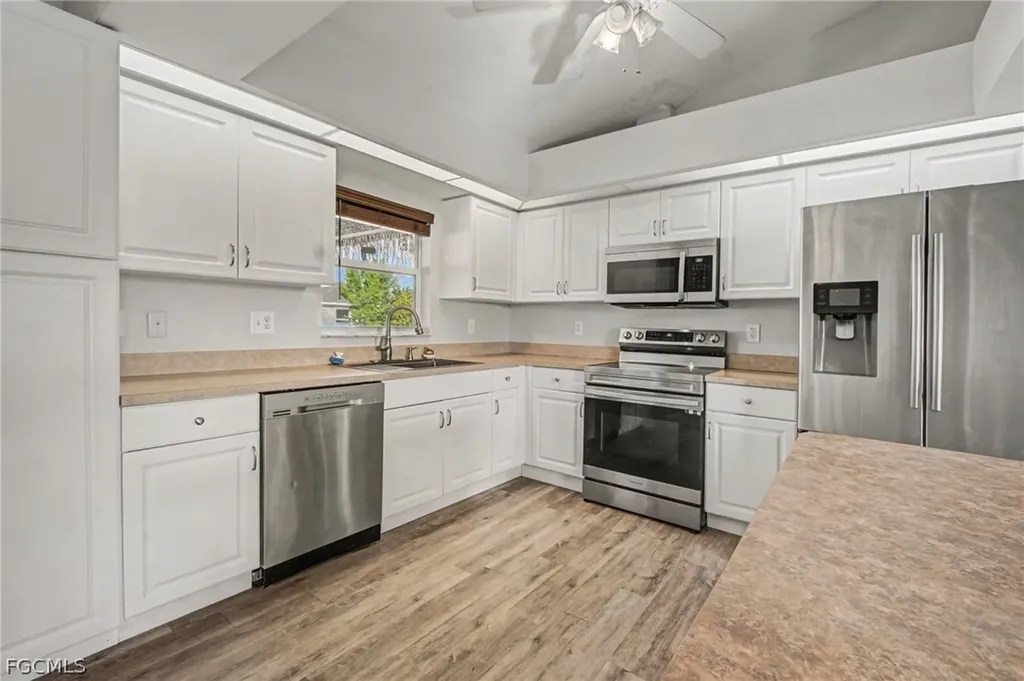 2706 SW 3rd Place Cape Coral FL 33914