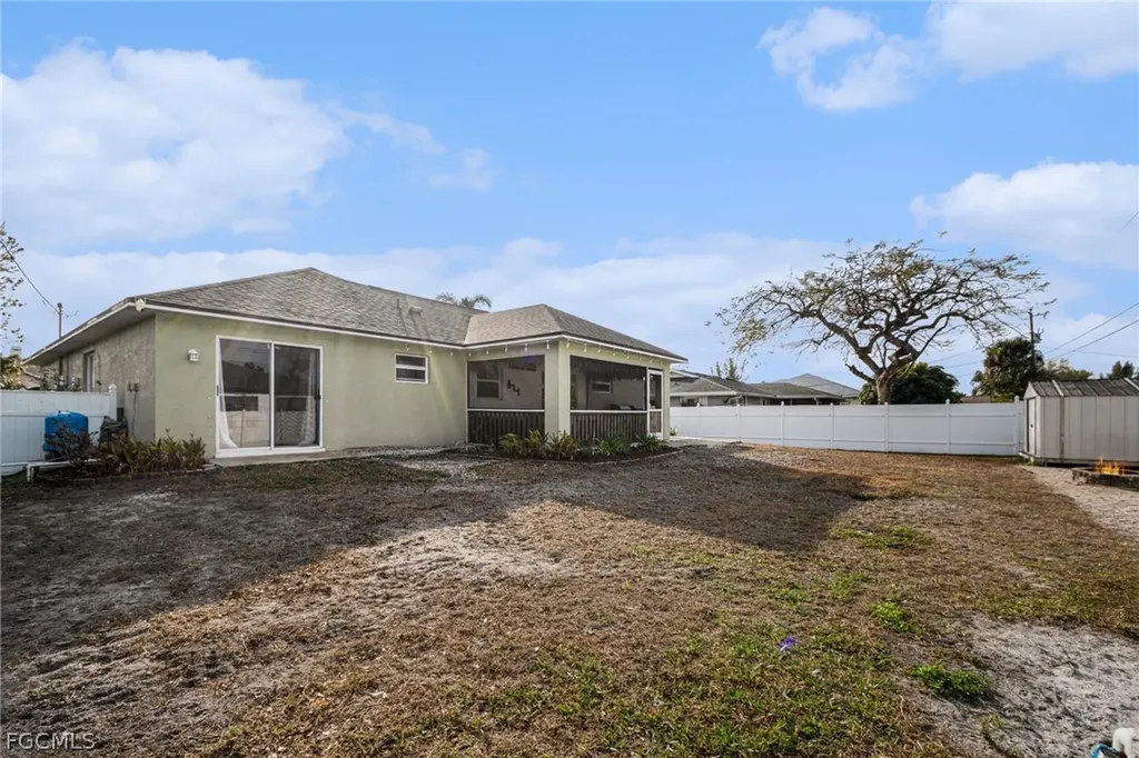 2706 SW 3rd Place Cape Coral FL 33914