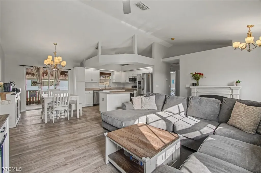 2706 SW 3rd Place Cape Coral FL 33914