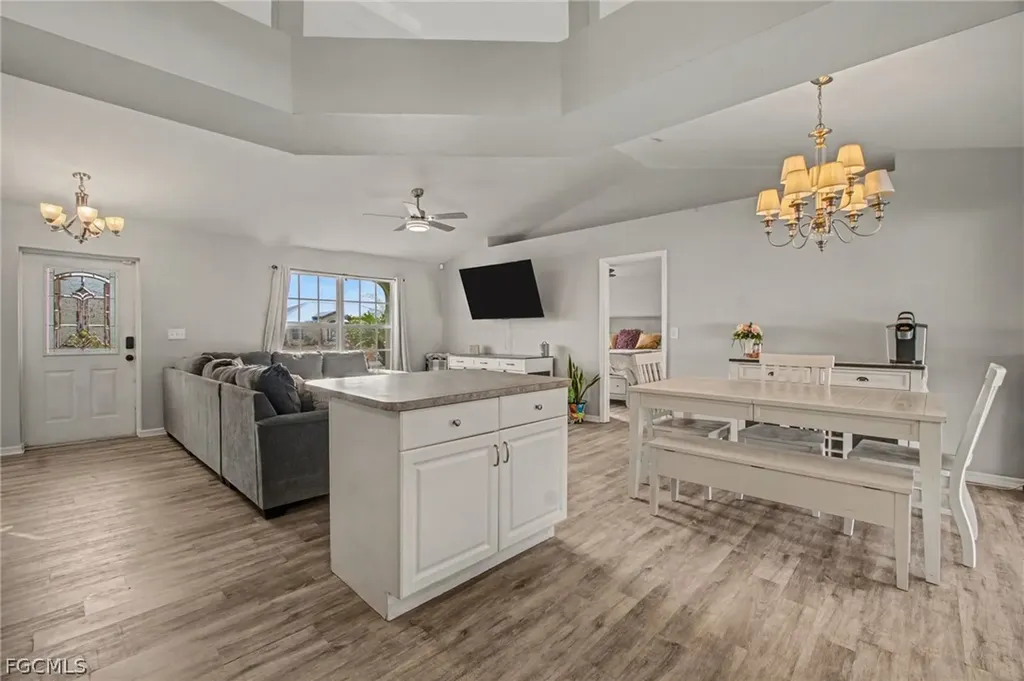 2706 SW 3rd Place Cape Coral FL 33914