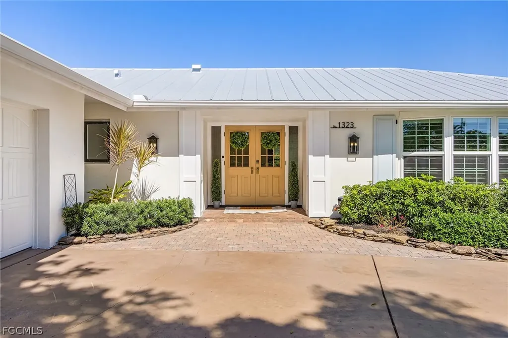 1323 Tanglewood Parkway Fort Myers FL 33919