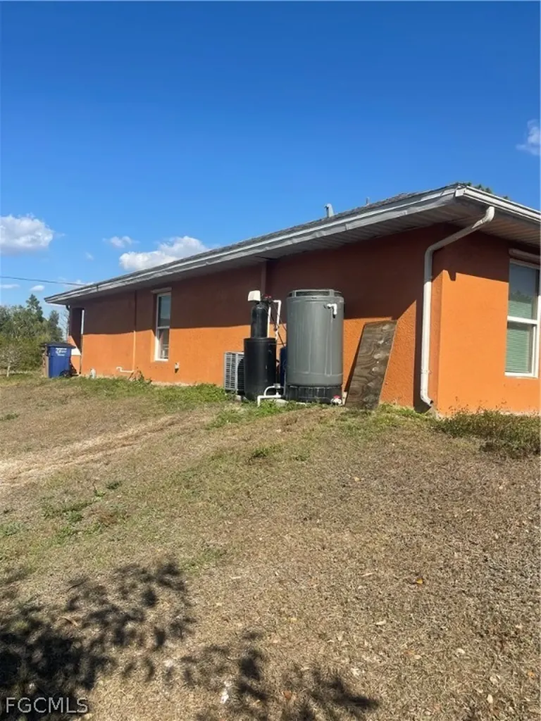 4721/4723 26th Street SW Lehigh Acres FL 33973