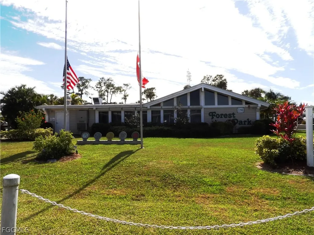 563 Timber Lane S North Fort Myers FL 33917