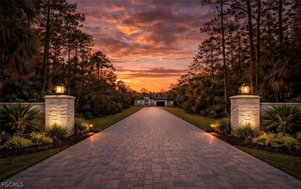 159 12th Avenue NE Naples FL 34120
