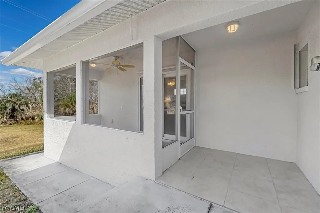 1079 Lock Lane Moore Haven FL 33471