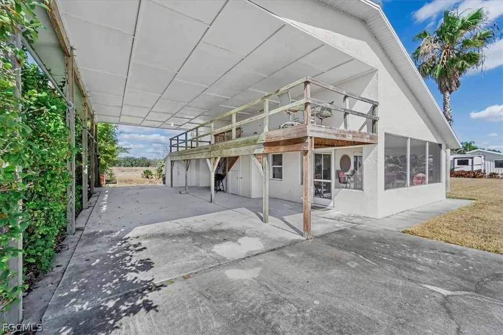1079 Lock Lane Moore Haven FL 33471