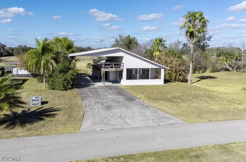 1079 Lock Lane Moore Haven FL 33471