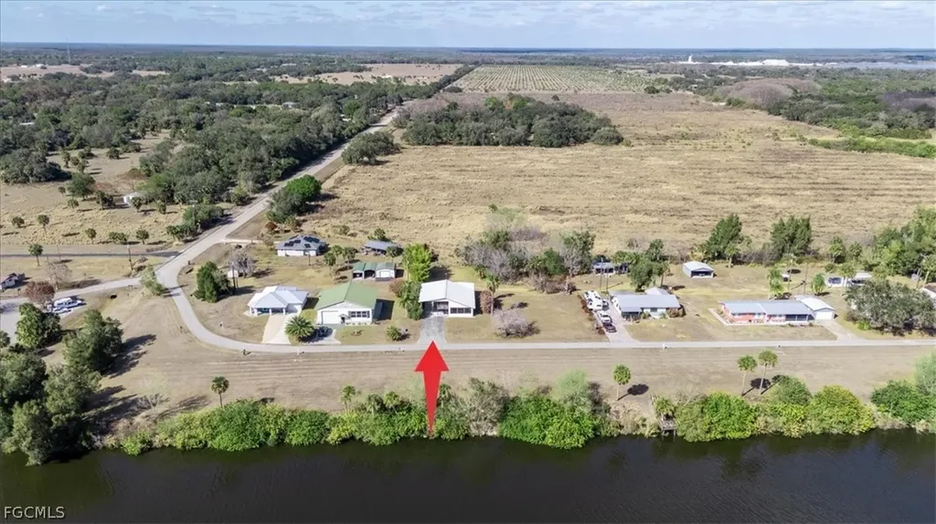 1079 Lock Lane Moore Haven FL 33471
